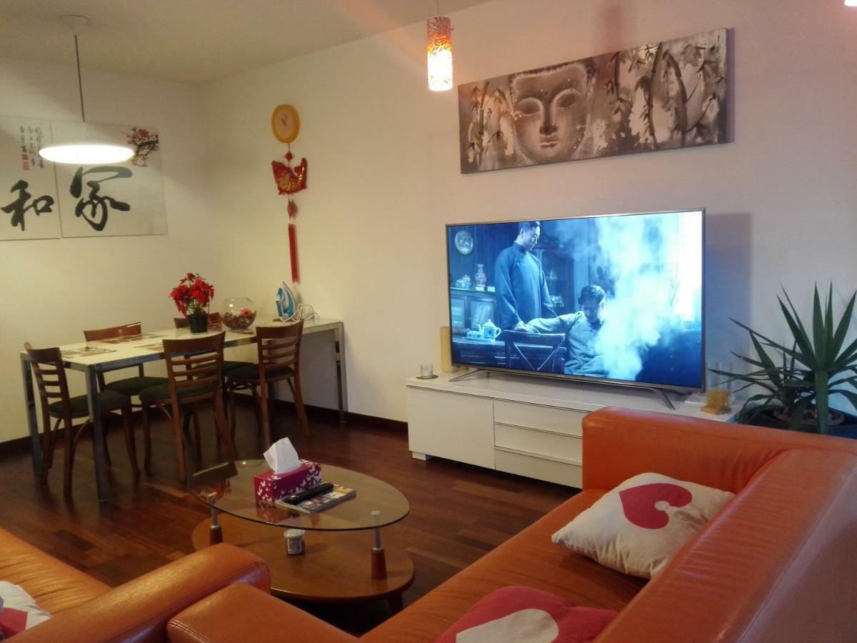 Jie Apartment Сан-Адріа-де-Бесос Екстер'єр фото
