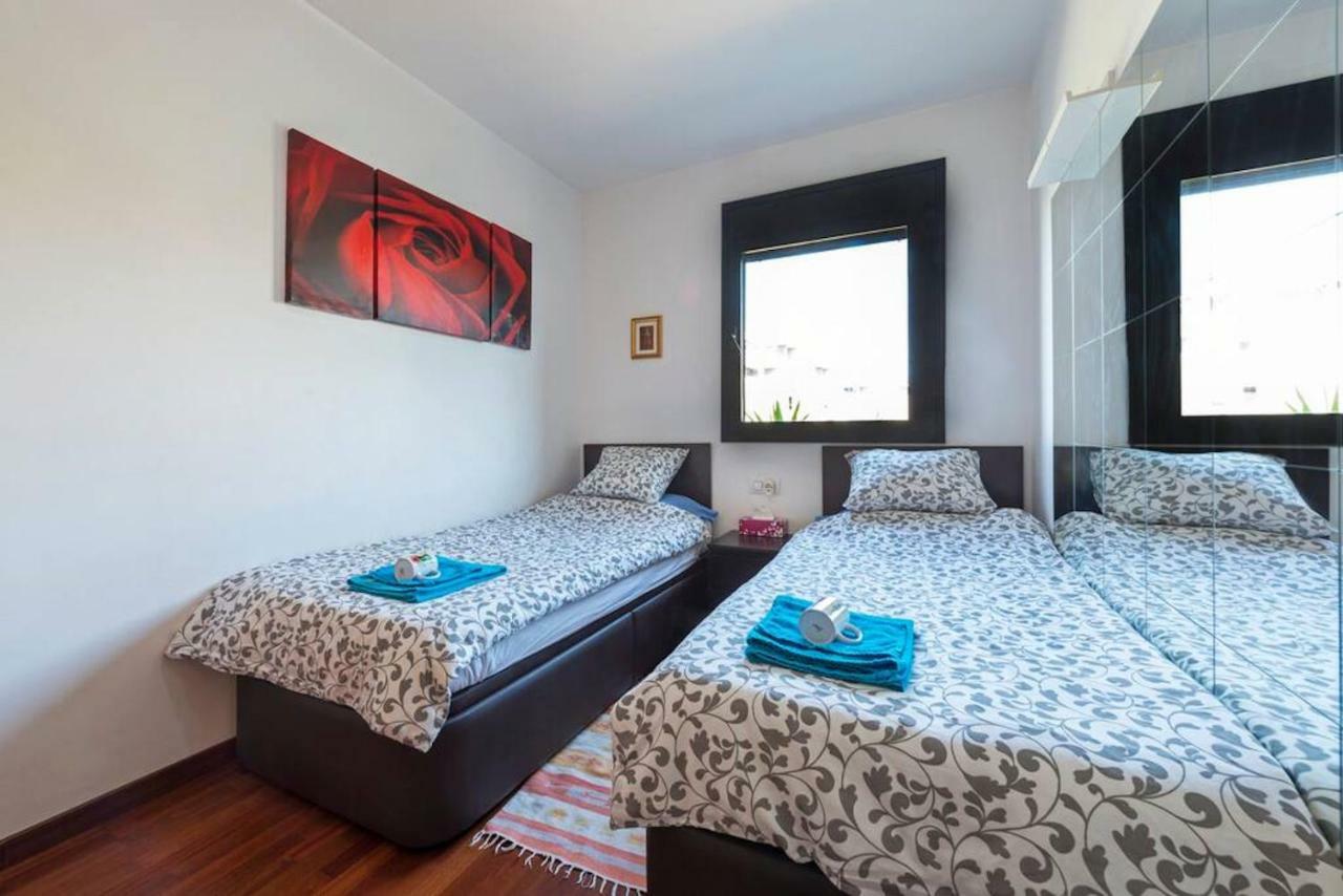 Jie Apartment Сан-Адріа-де-Бесос Екстер'єр фото